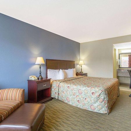 Days Inn By Wyndham Lexington Exteriér fotografie