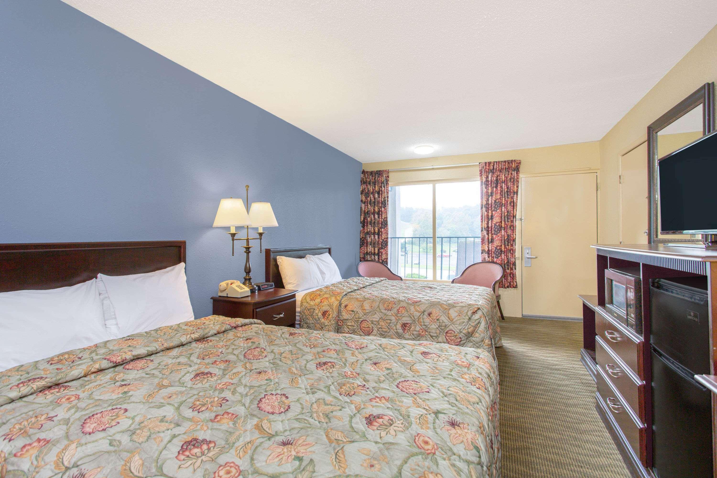 Days Inn By Wyndham Lexington Exteriér fotografie