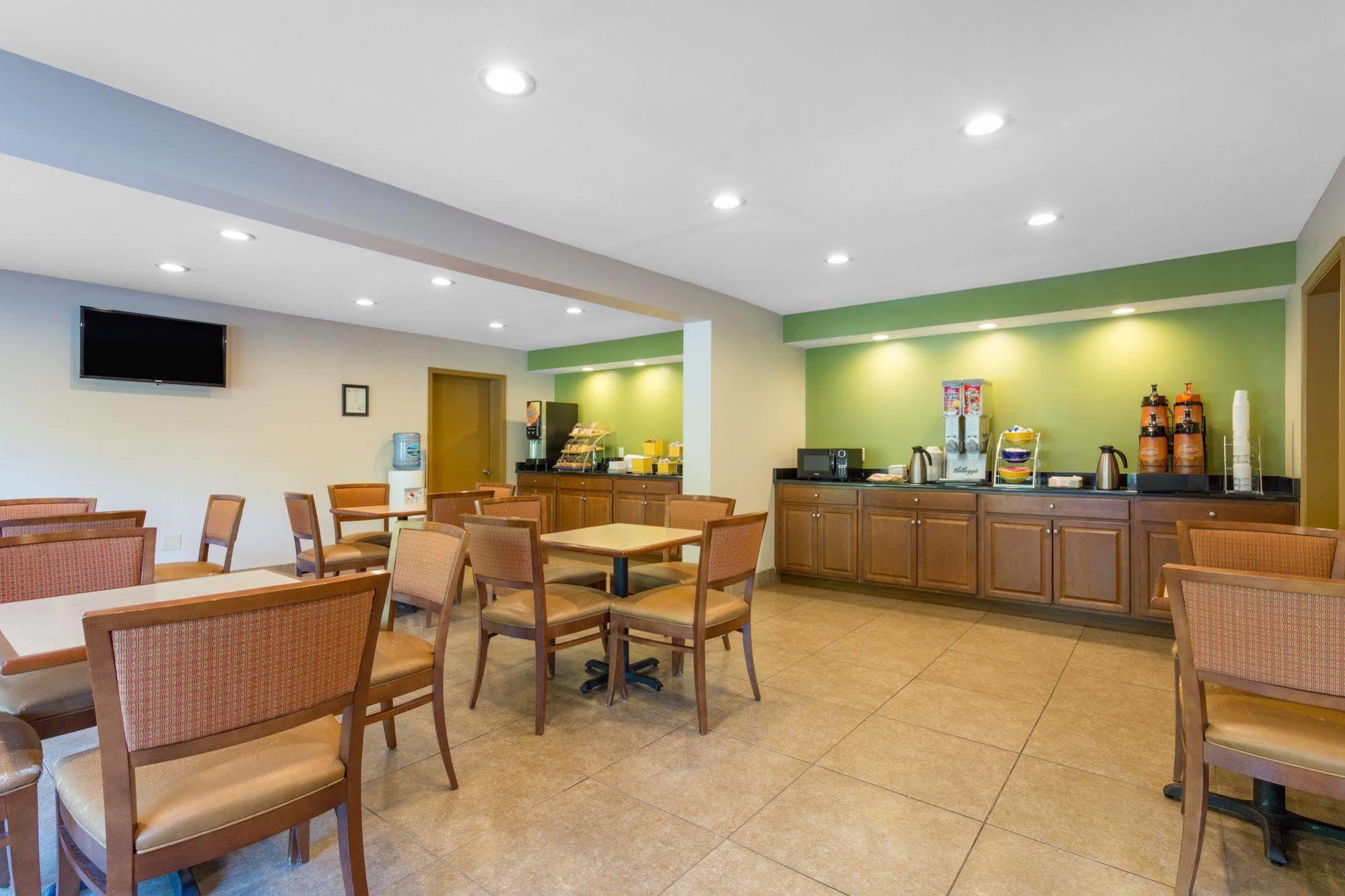 Days Inn By Wyndham Lexington Exteriér fotografie