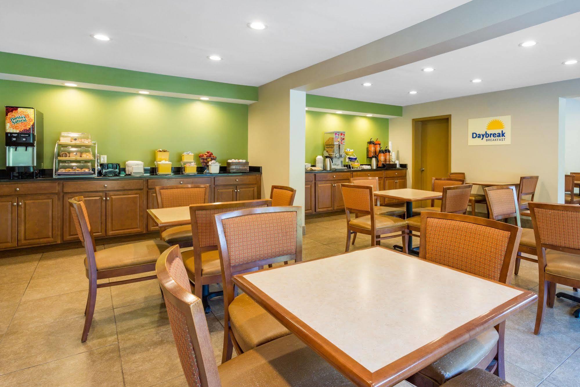 Days Inn By Wyndham Lexington Exteriér fotografie