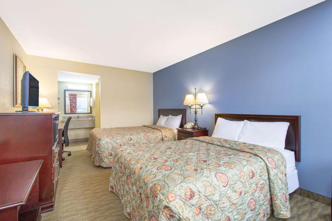 Days Inn By Wyndham Lexington Exteriér fotografie